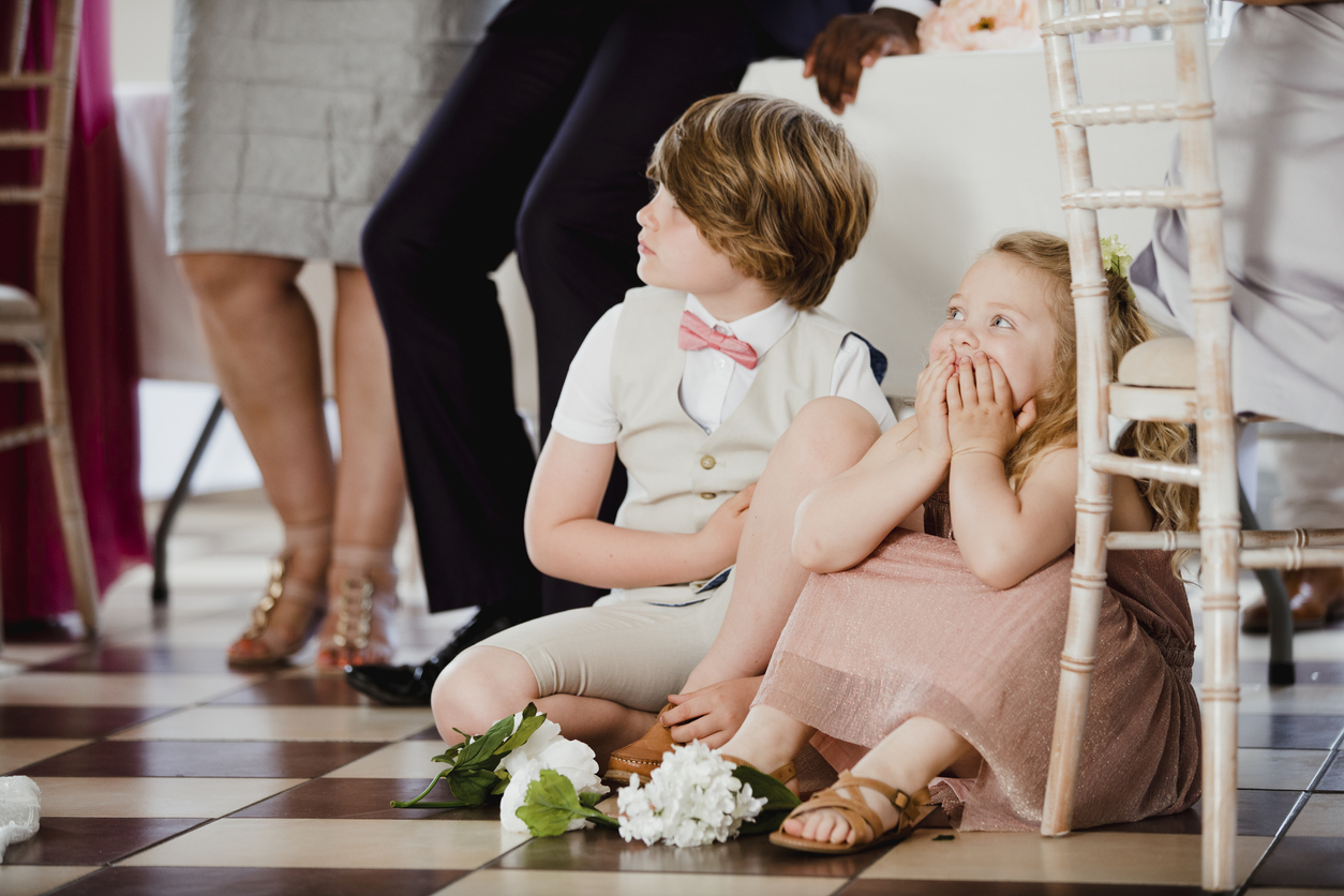 Dzieci na weselu — śmieszne (i nie tylko) wpadki