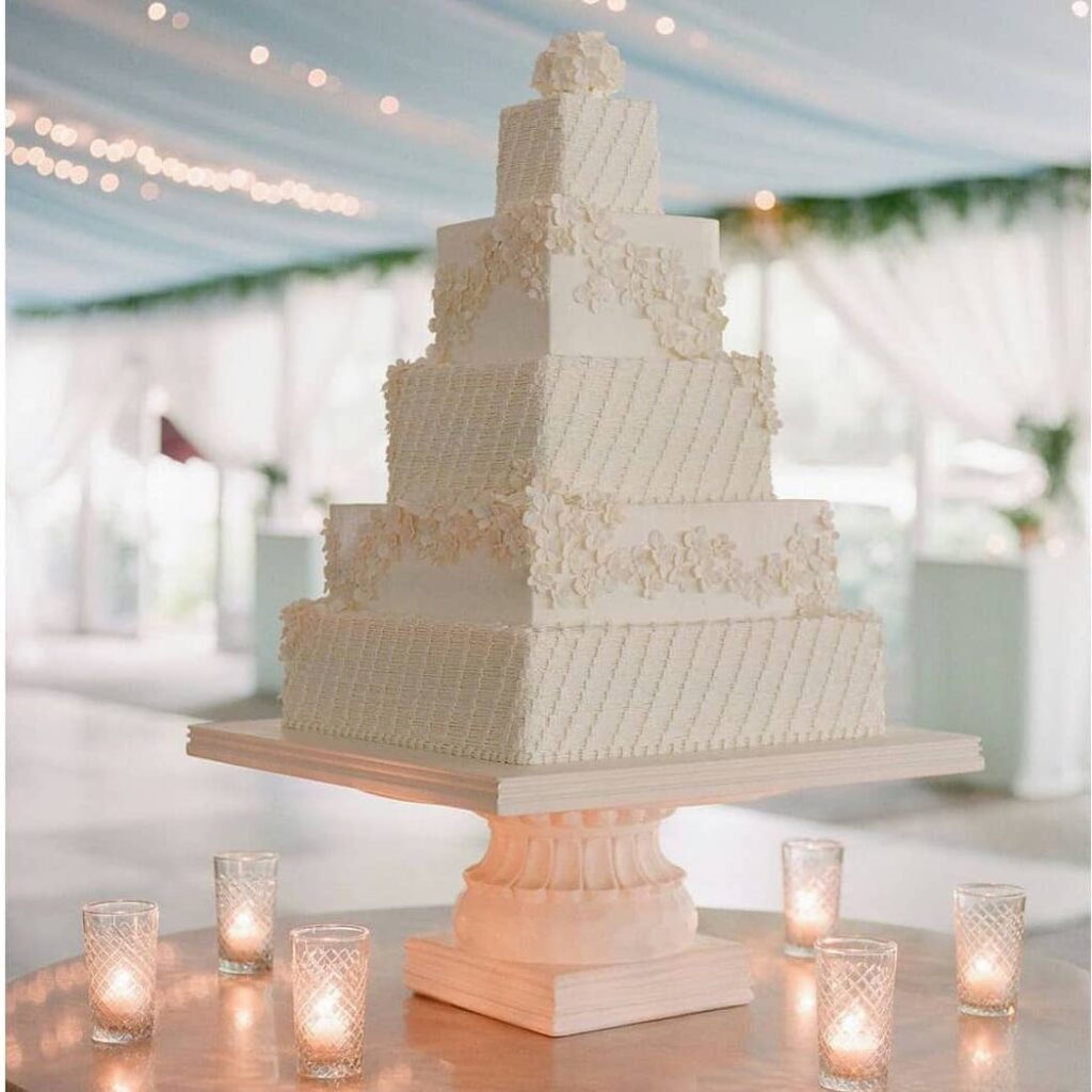 свадебный торт пирамида