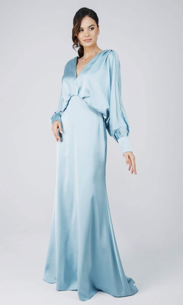 błękitna sukienka długa
