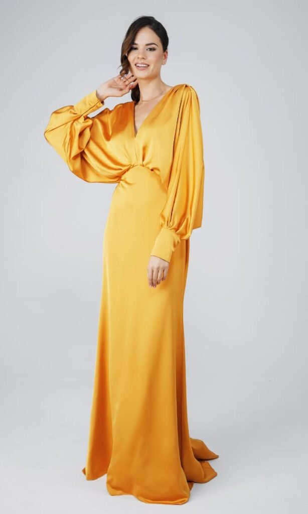 żółta sukienka